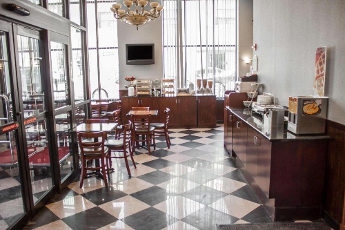 Quality Inn Long Island City - Queensboro Bridge image 1